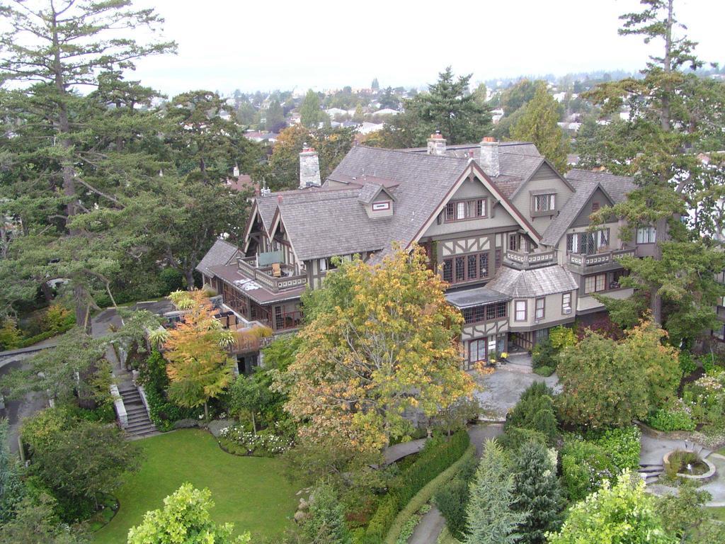 English Inn Esquimalt Exterior photo