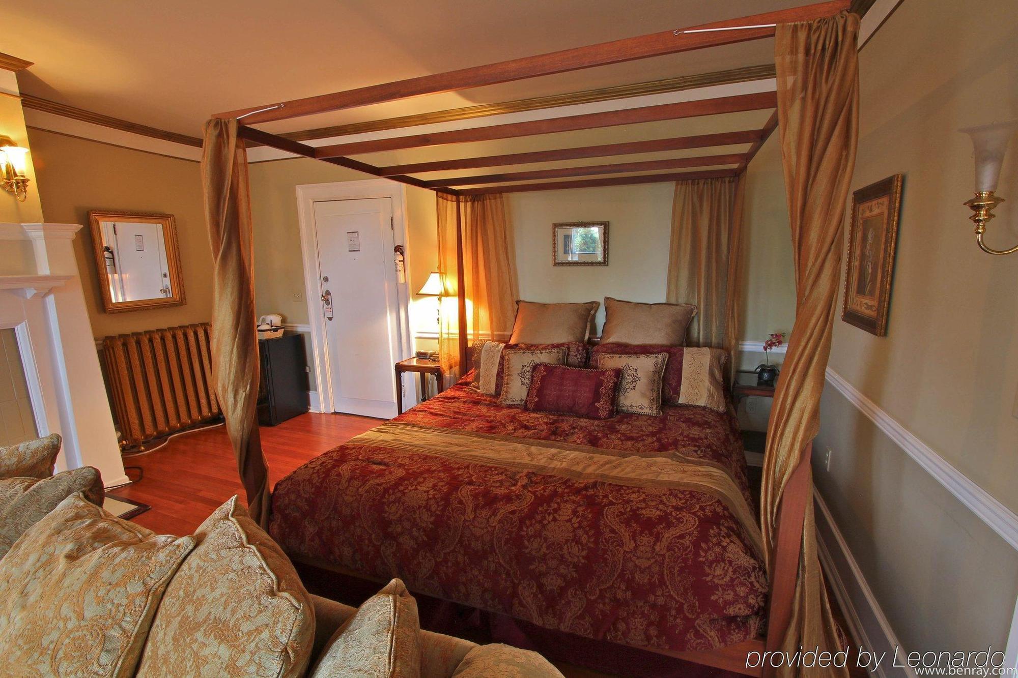 English Inn Esquimalt Room photo