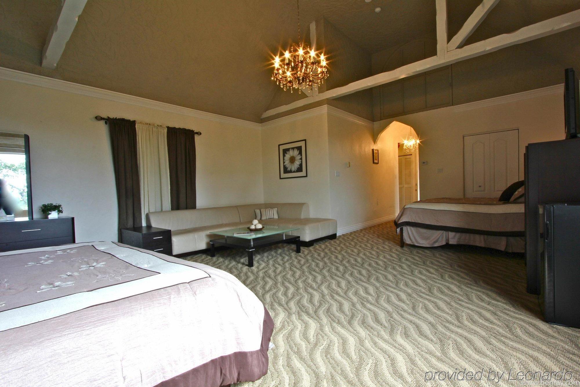 English Inn Esquimalt Room photo