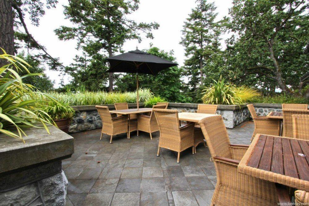 English Inn Esquimalt Exterior photo
