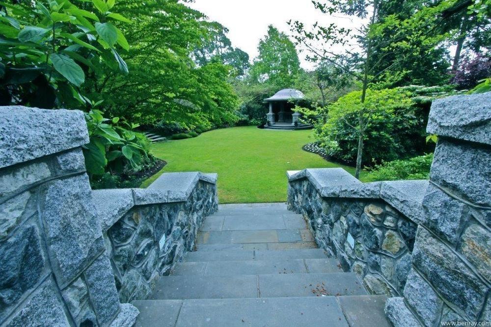 English Inn Esquimalt Exterior photo