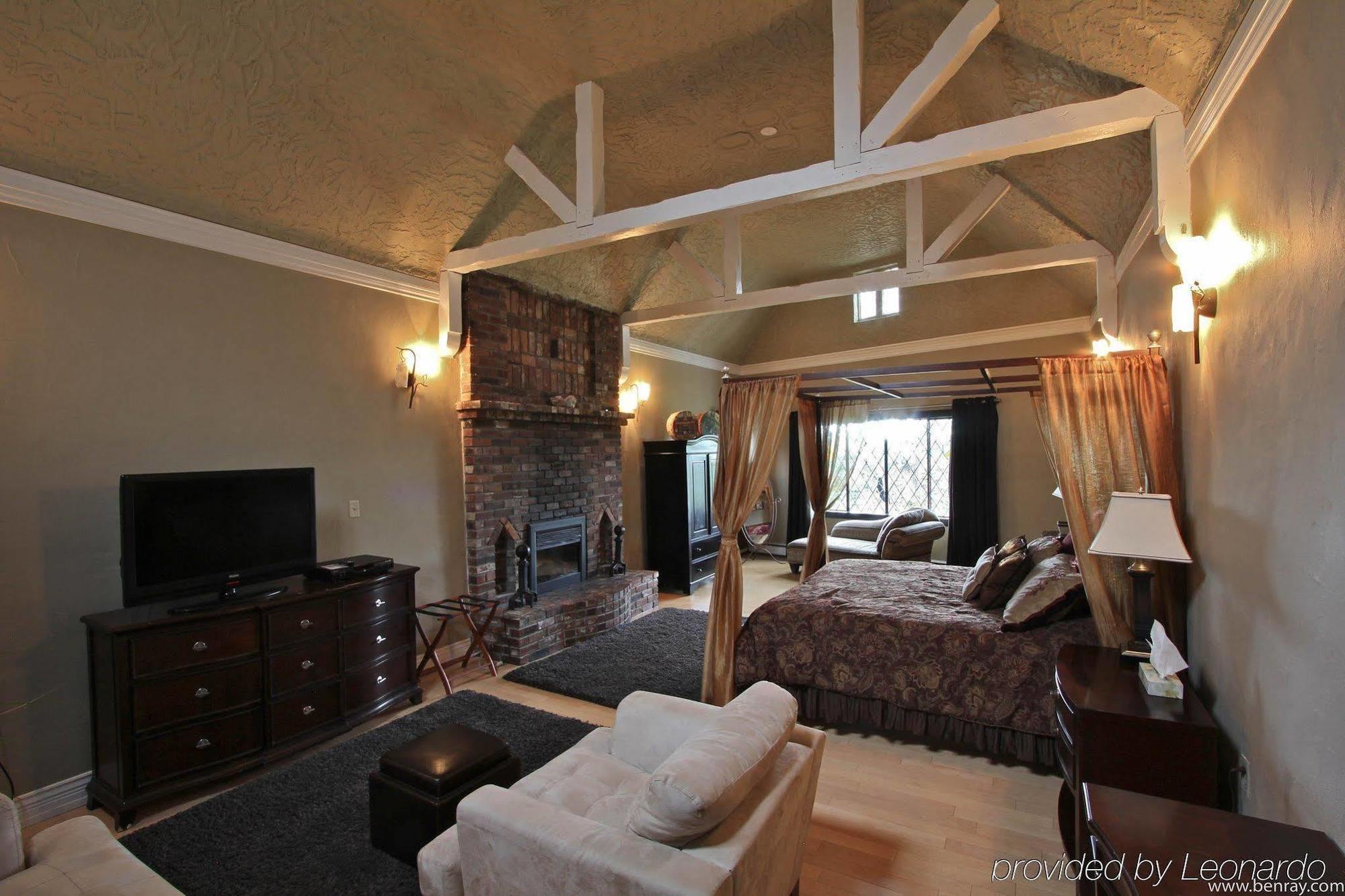English Inn Esquimalt Room photo